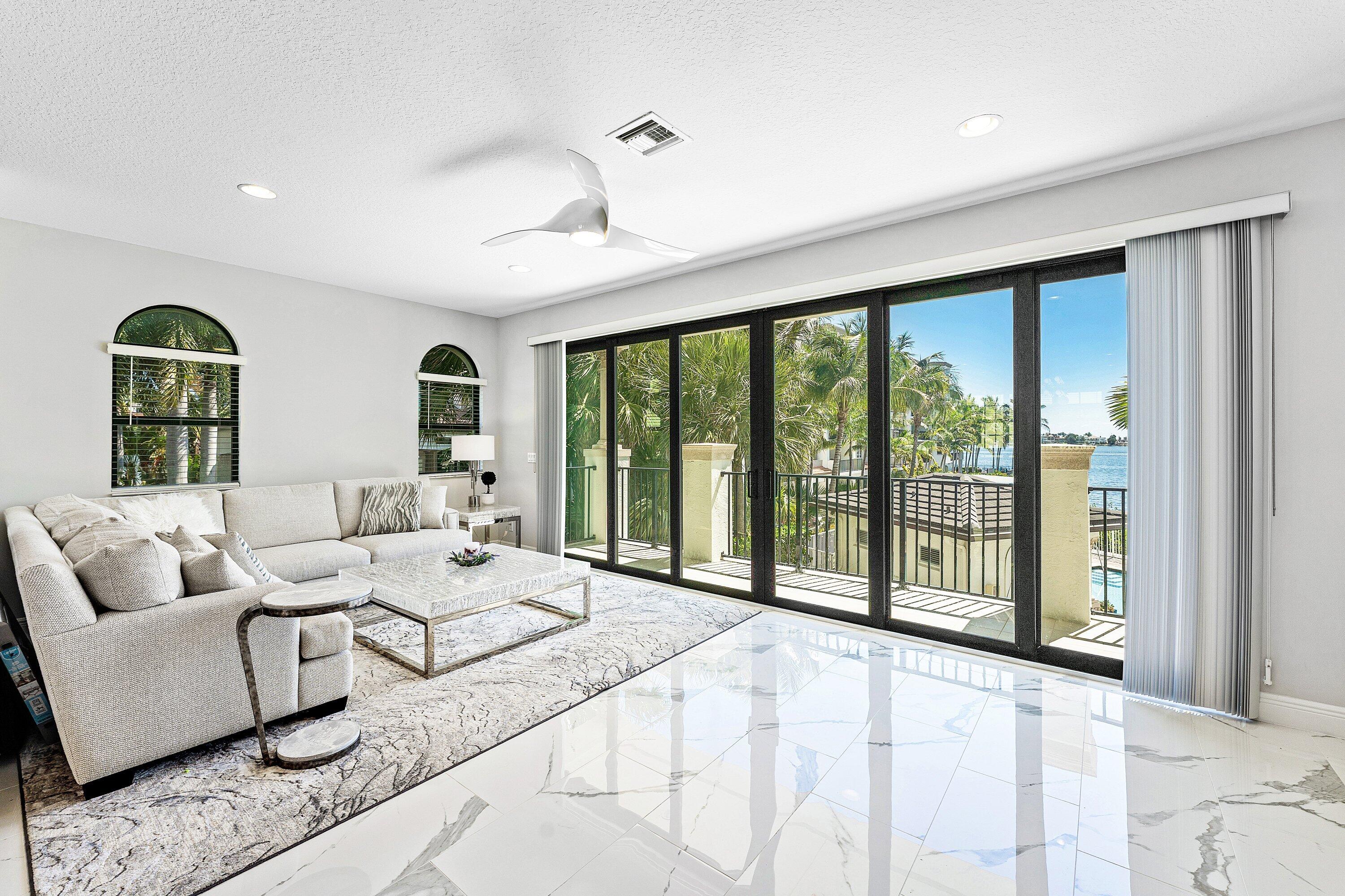 10 Windward Lane