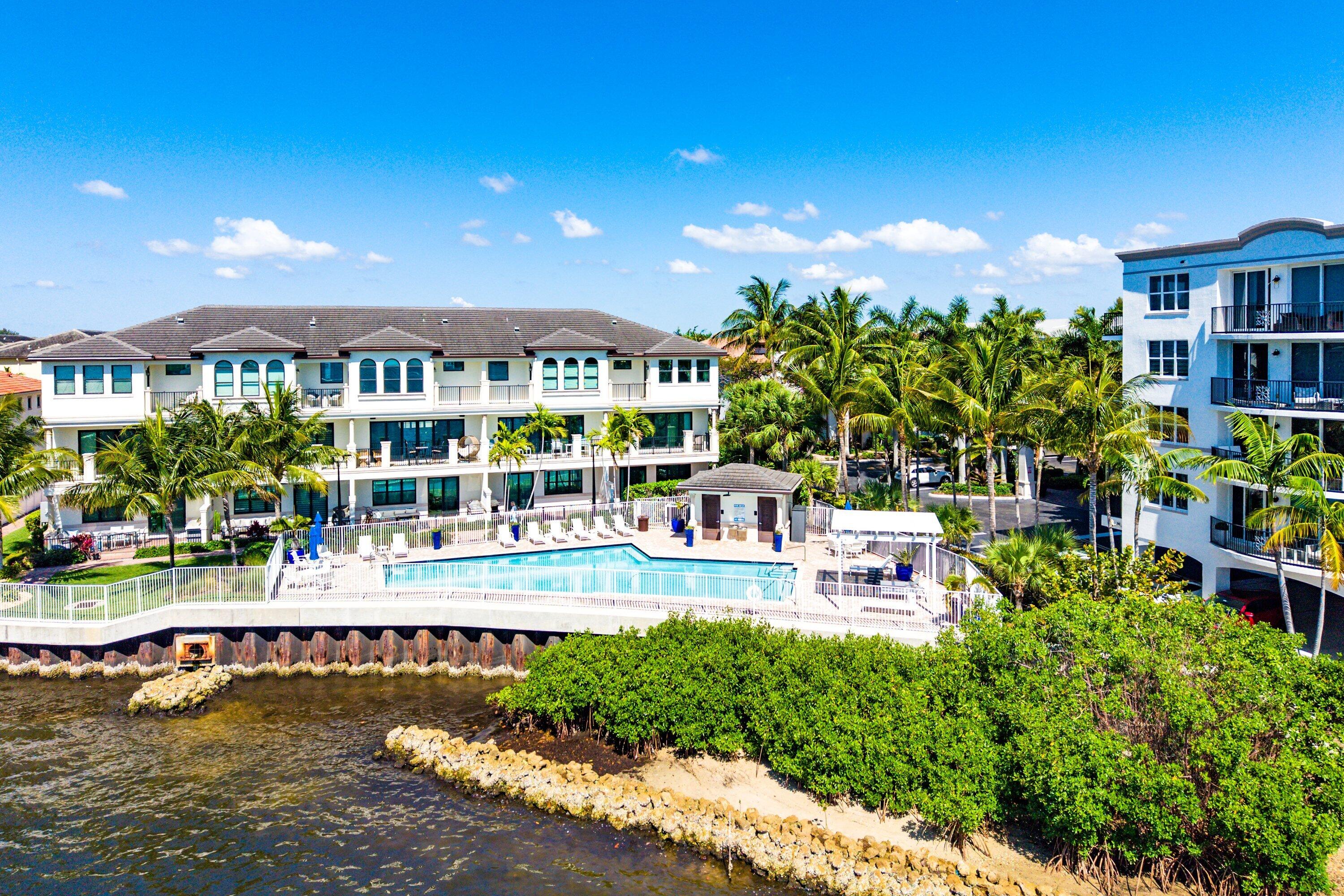 10 Windward Lane
