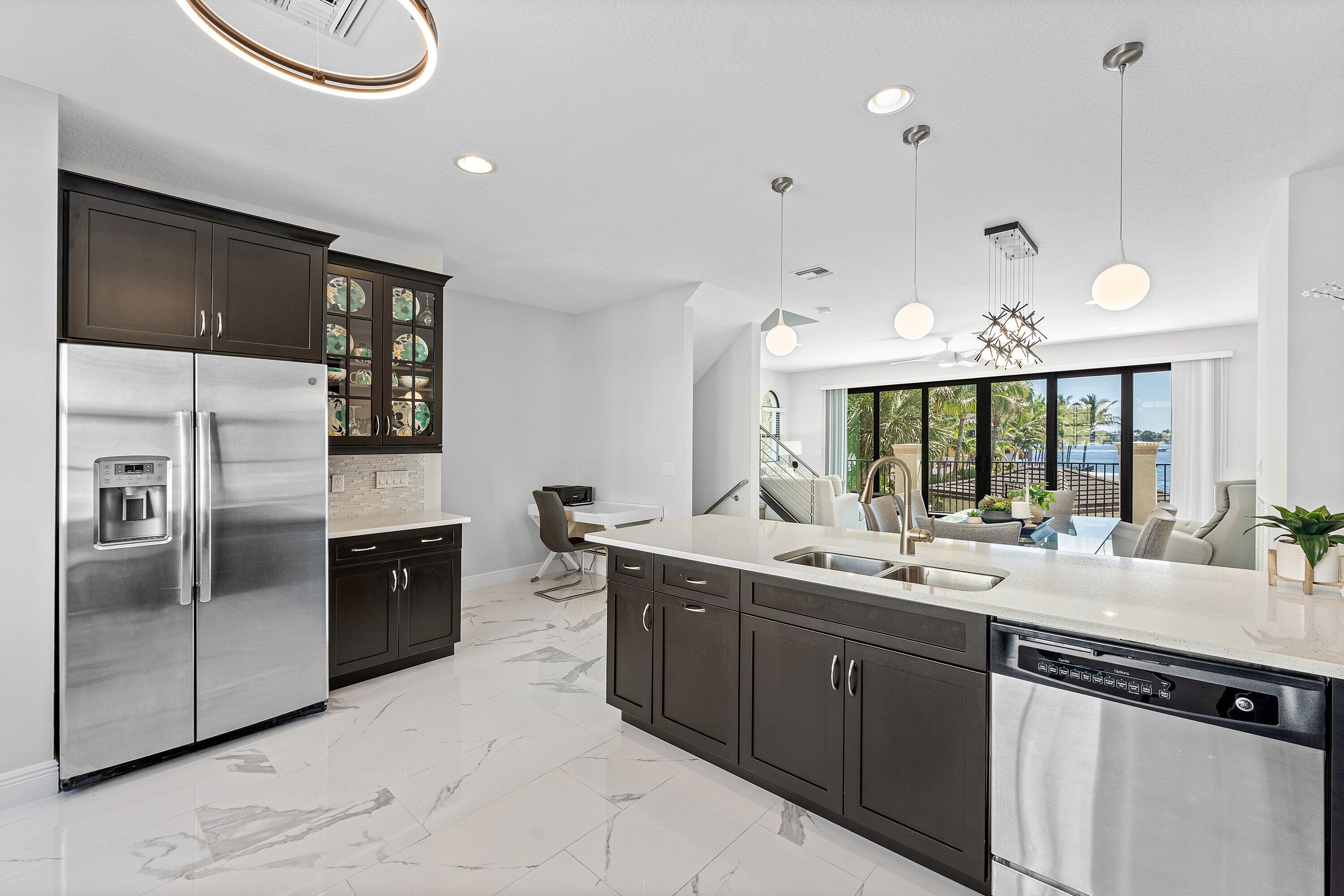 10 Windward Lane