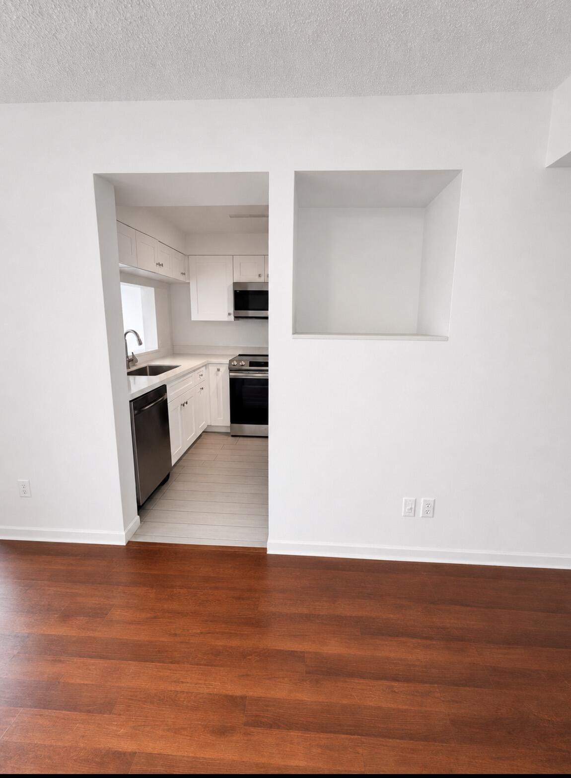 718 NW 92nd Avenue