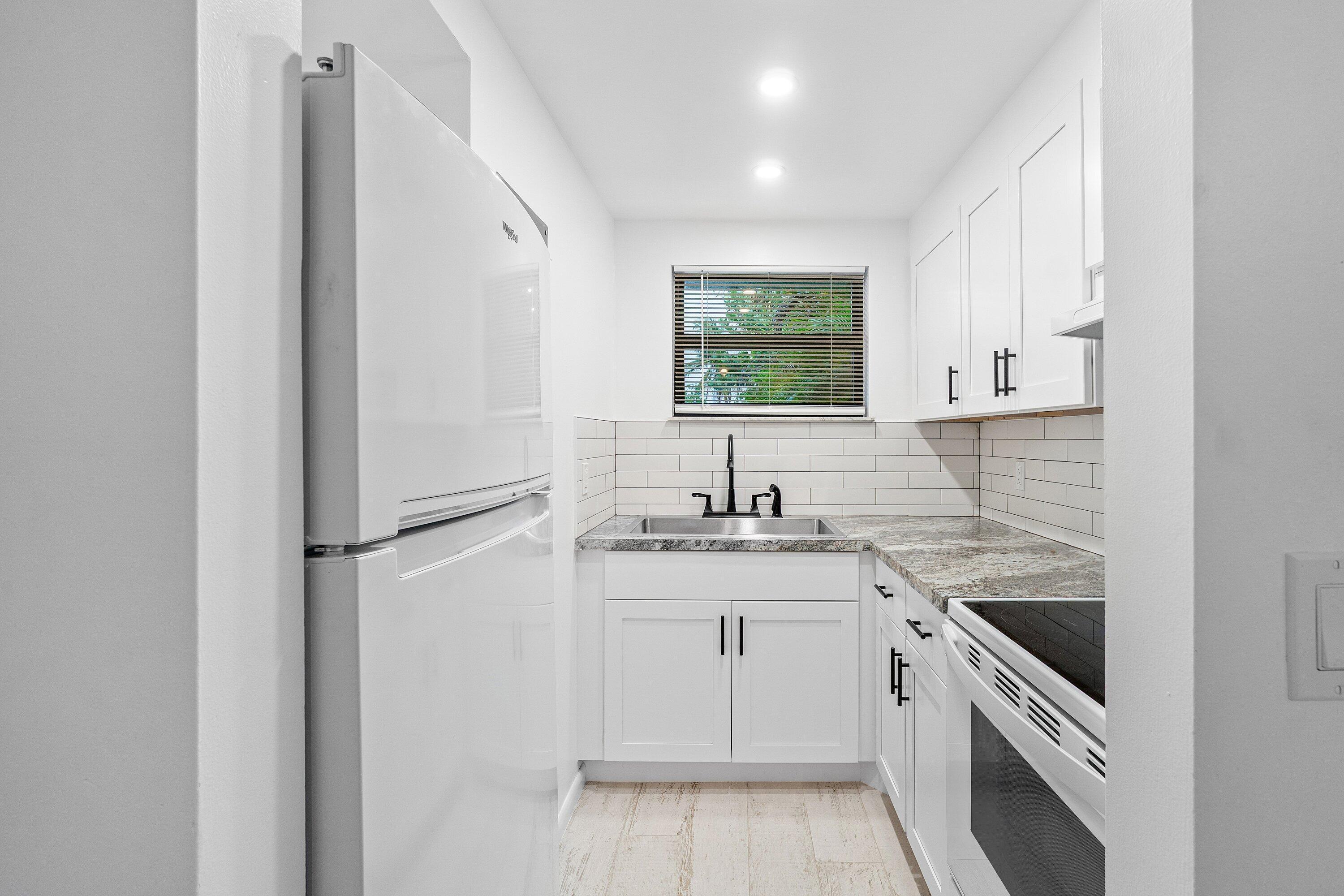 626 N Federal Highway Unit 3