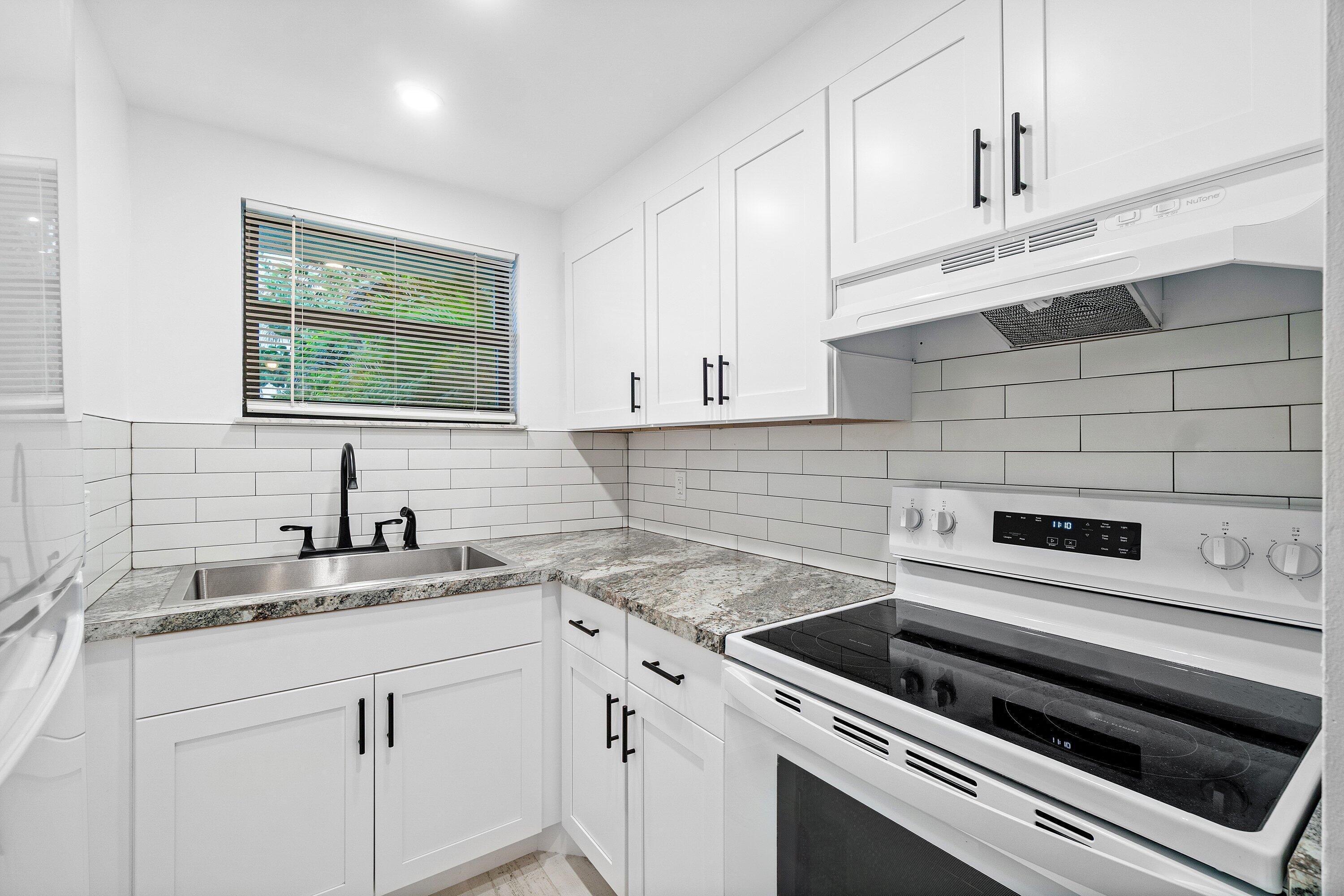626 N Federal Highway Unit 3