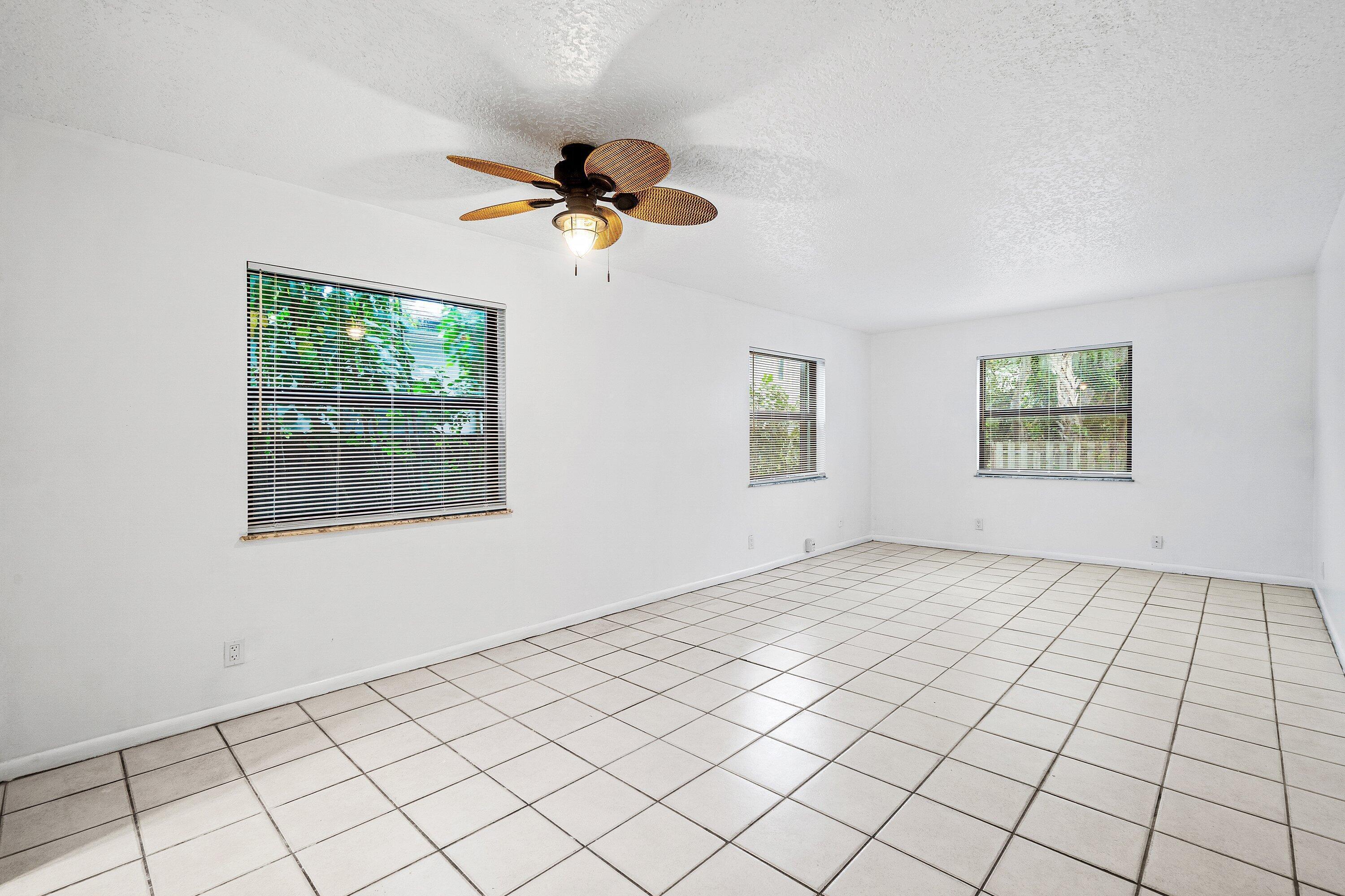 626 N Federal Highway Unit 3