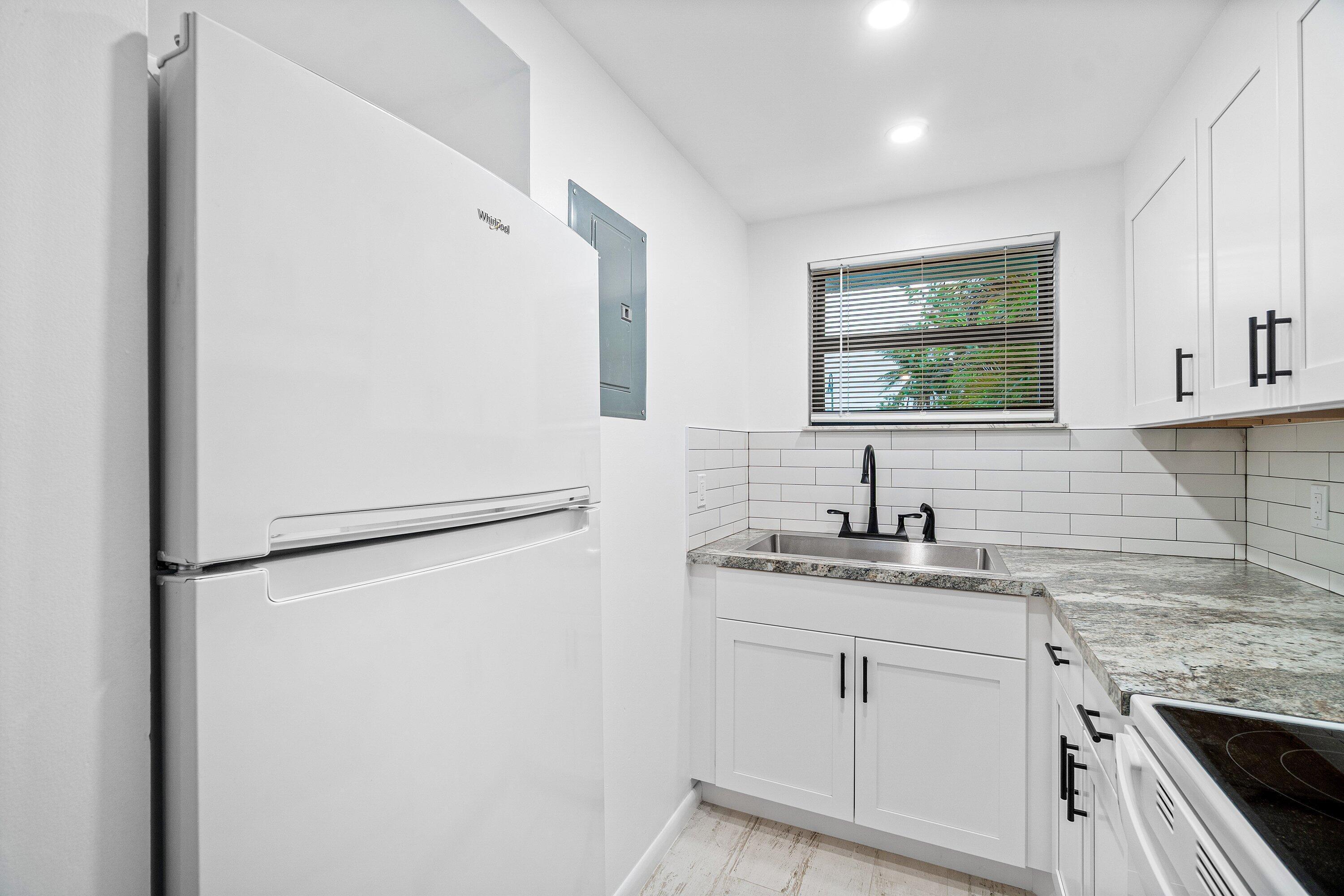 626 N Federal Highway Unit 3
