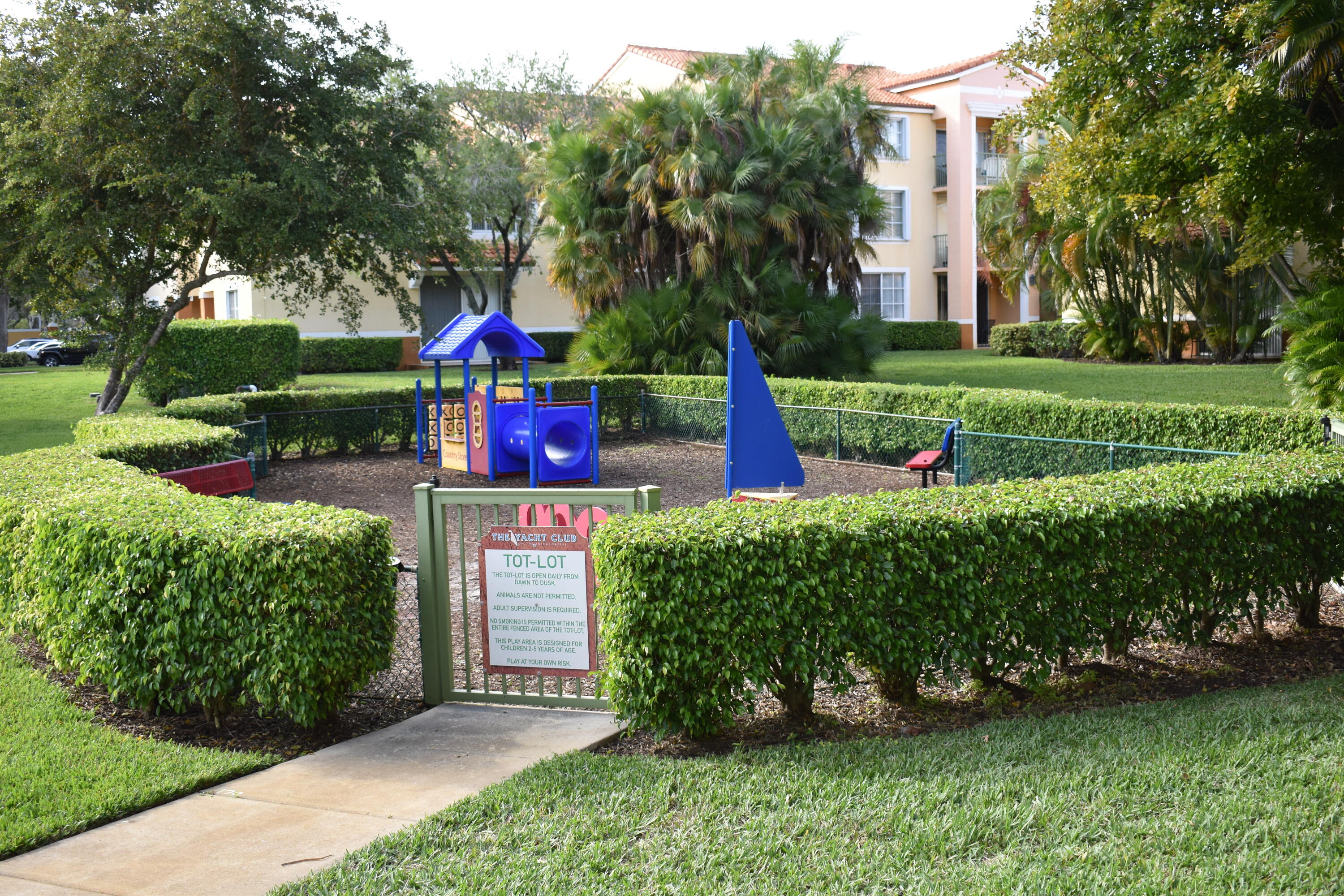 160 YACHT CLUB Way 210
