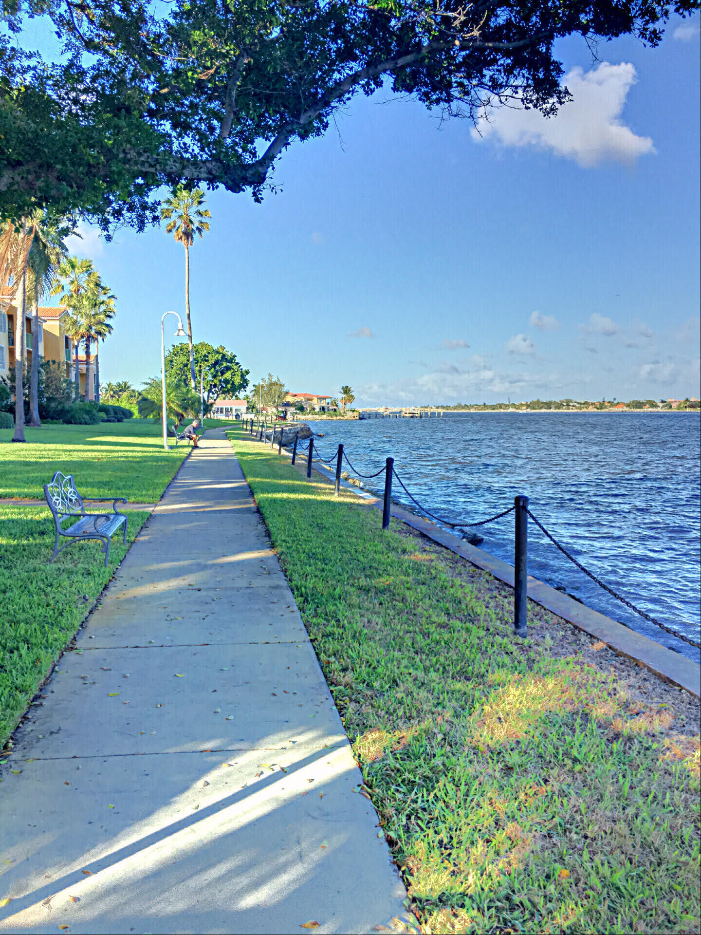 160 YACHT CLUB Way 210