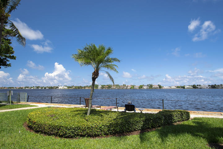 123 Yacht Club Way
