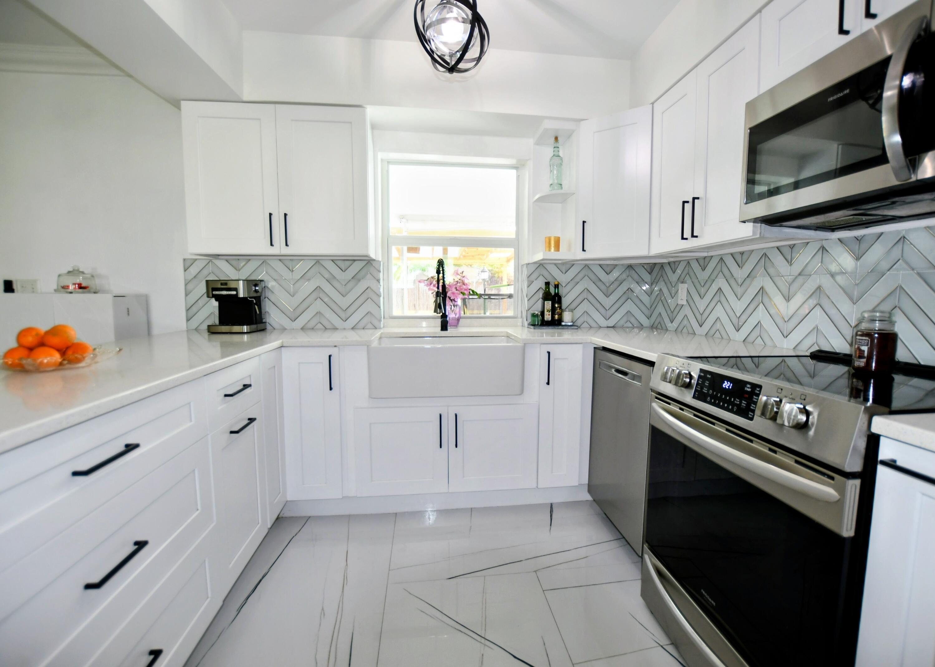 3080 Tropical Trail