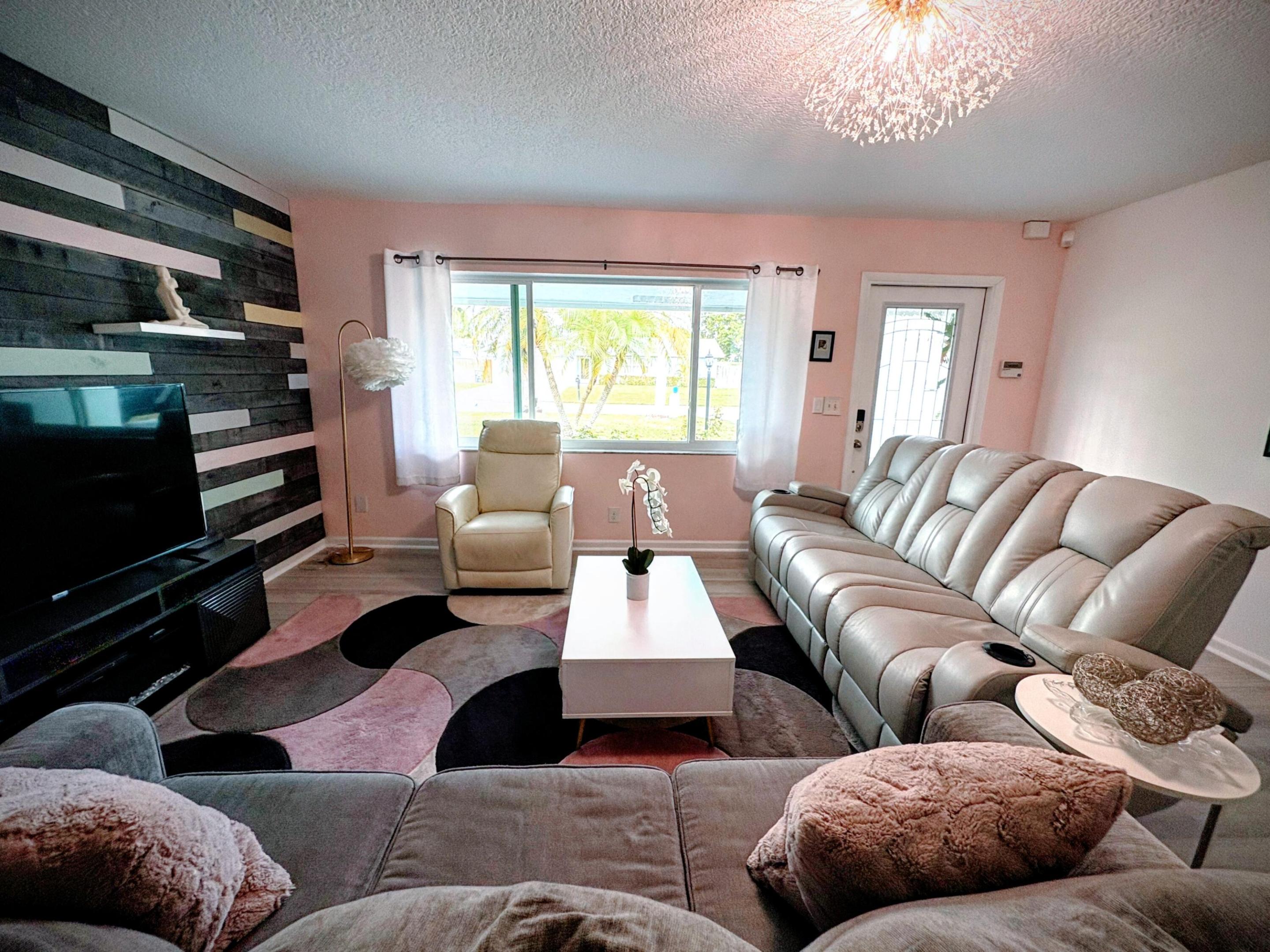 3080 Tropical Trail