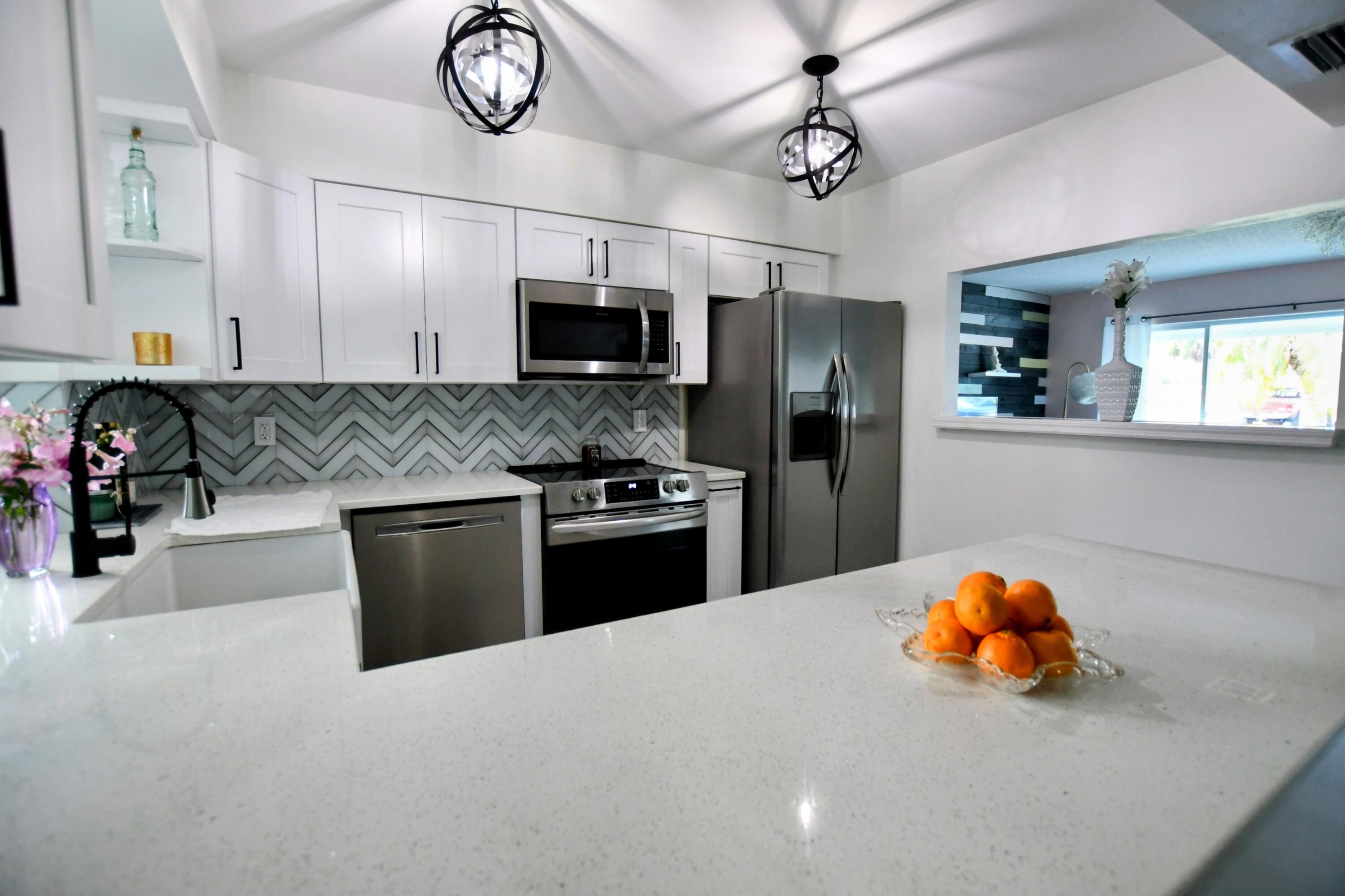 3080 Tropical Trail