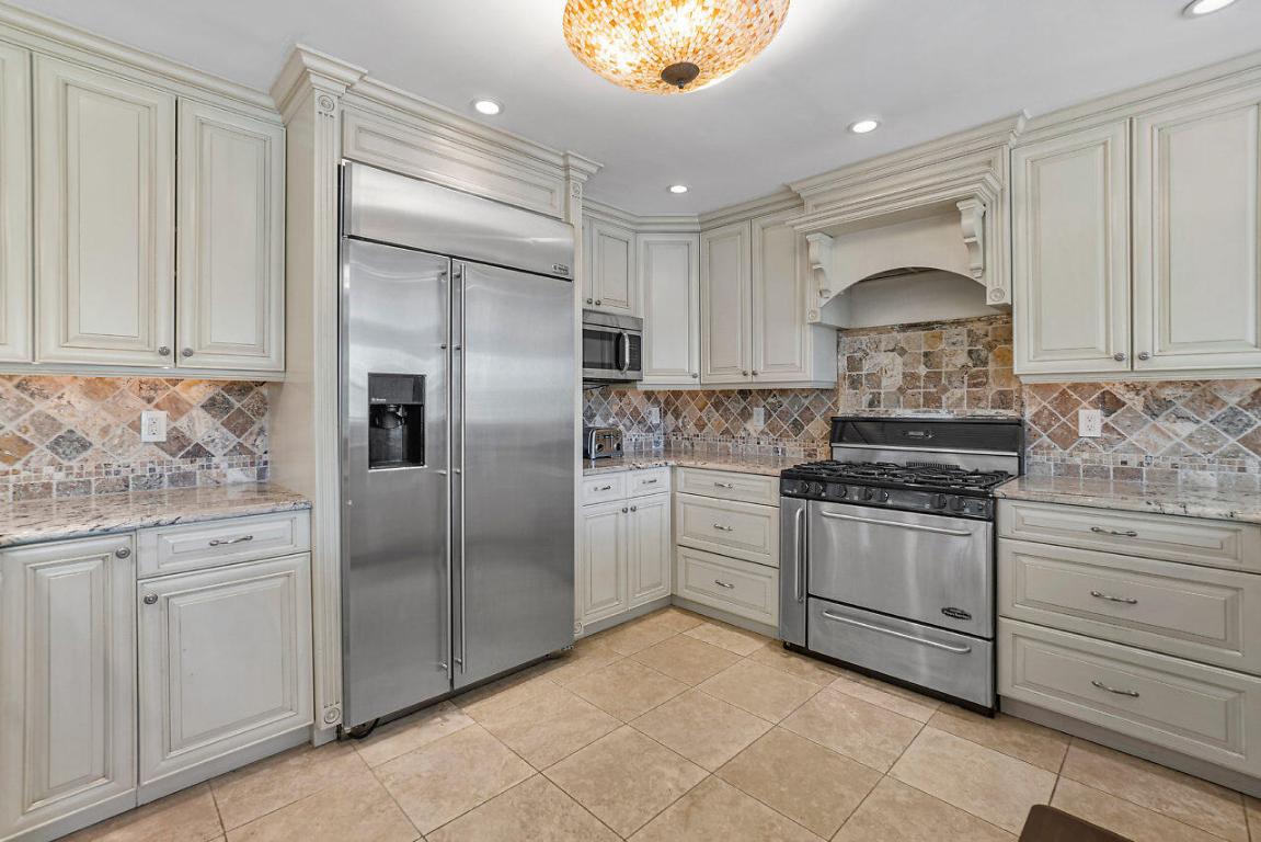 110 N Atlantic Drive