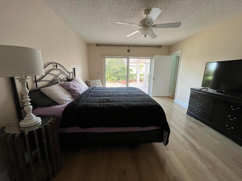 5771 Lakeview Mews Place