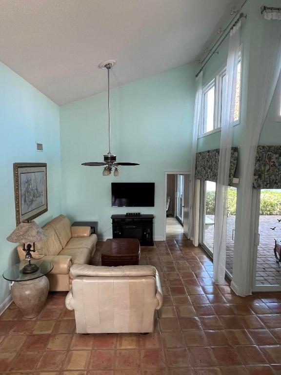 5771 Lakeview Mews Place