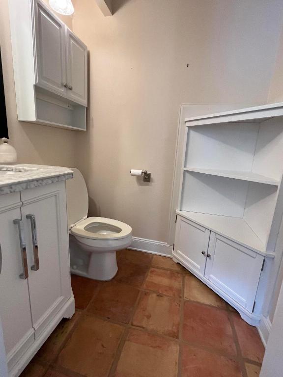 5771 Lakeview Mews Place