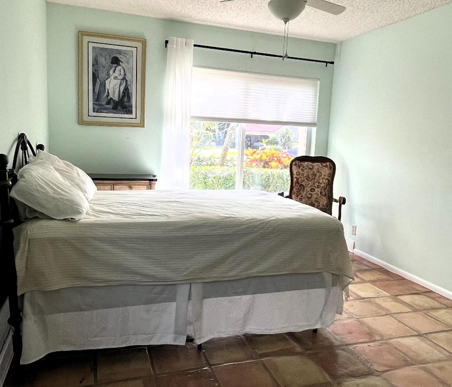 5771 Lakeview Mews Place