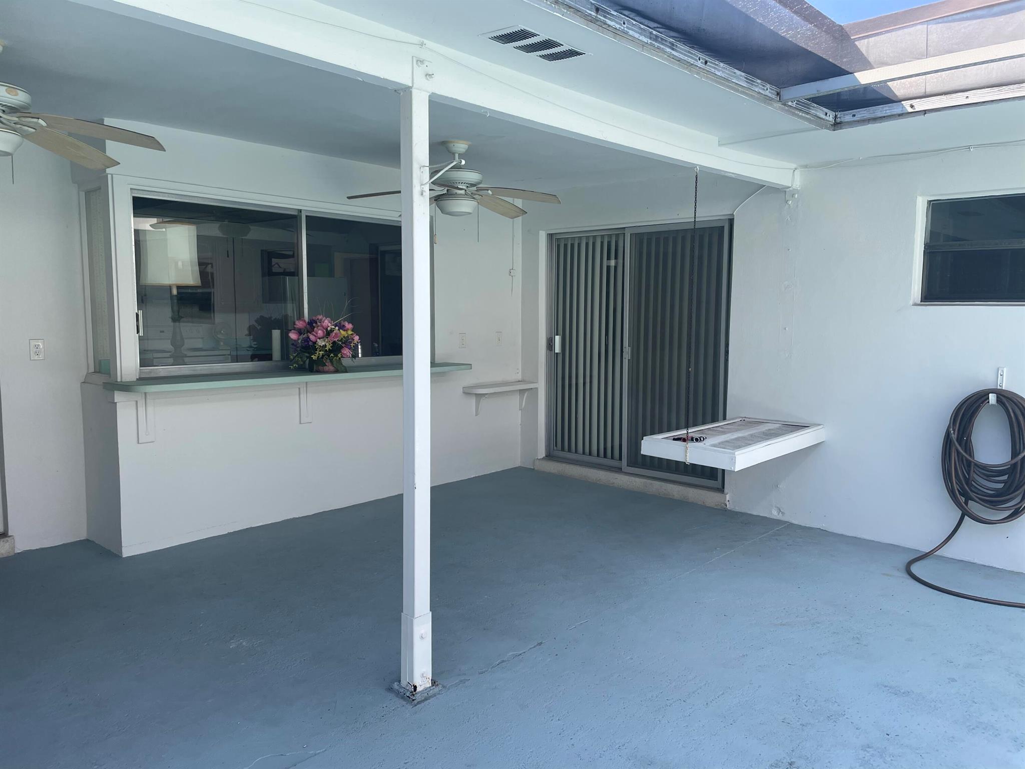 1406 Hillcrest Drive