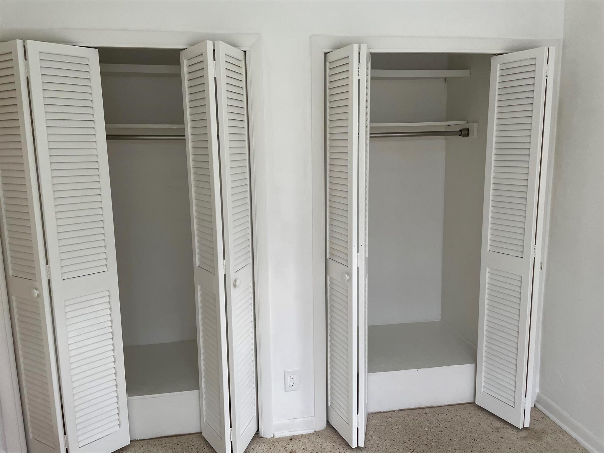 1406 Hillcrest Drive