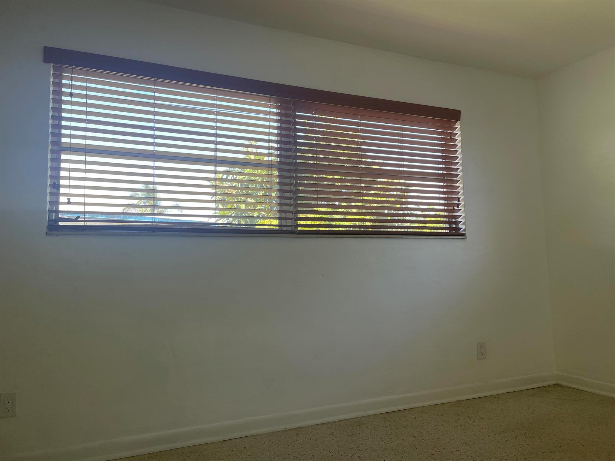 1406 Hillcrest Drive