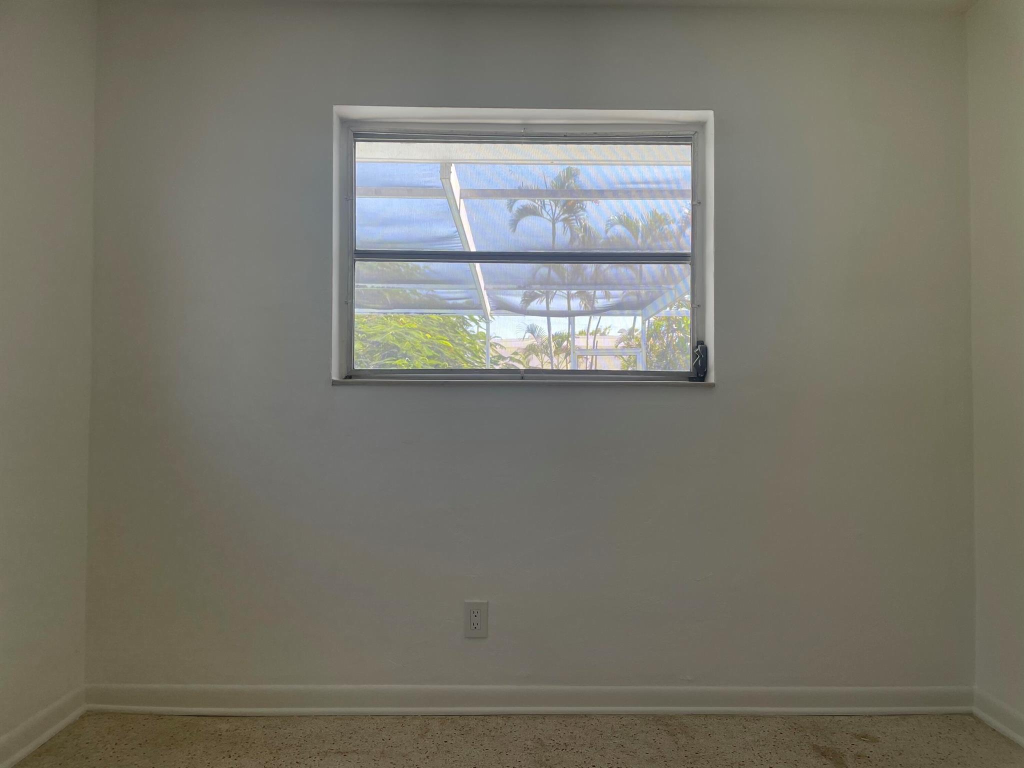 1406 Hillcrest Drive