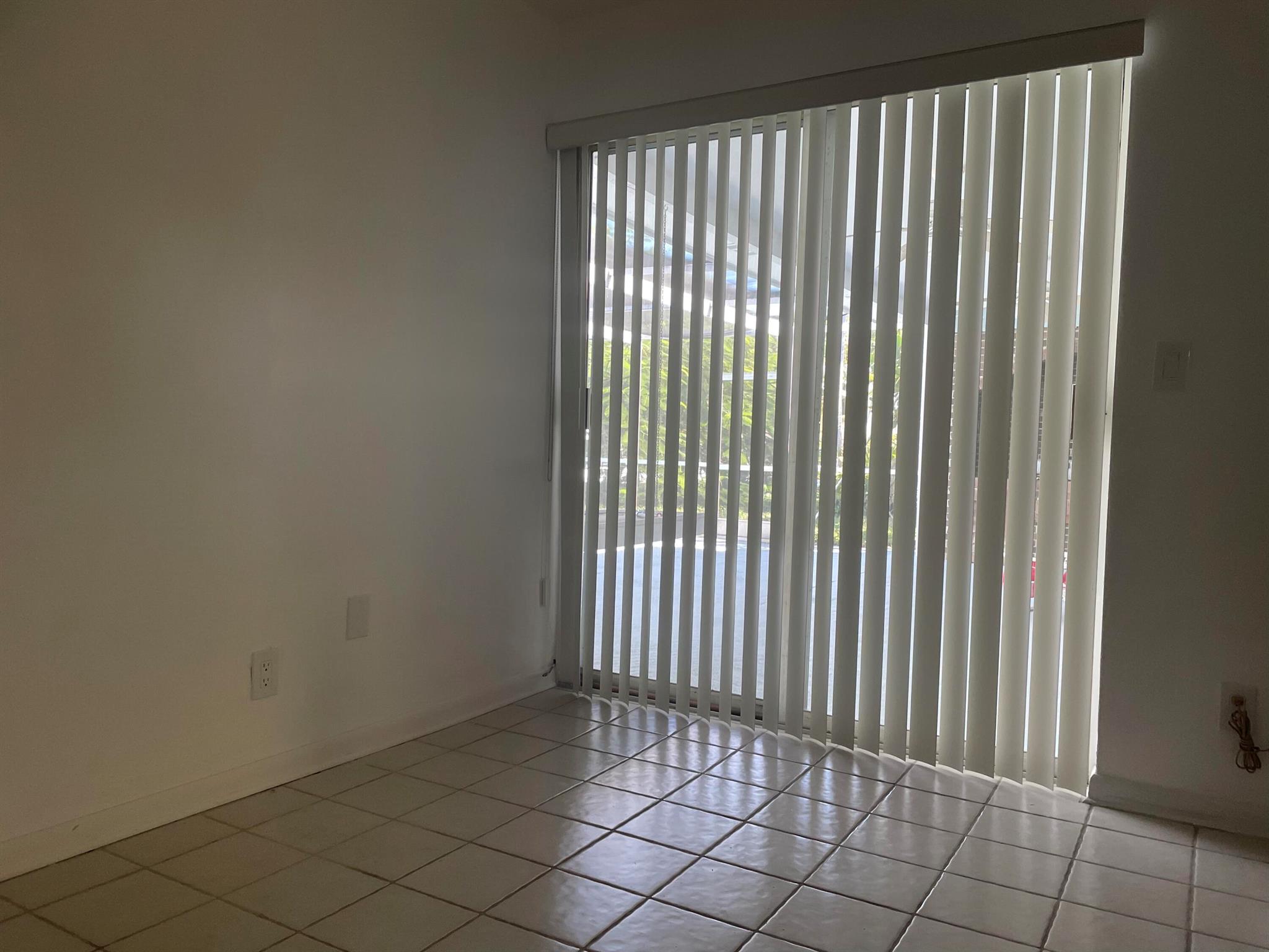 1406 Hillcrest Drive