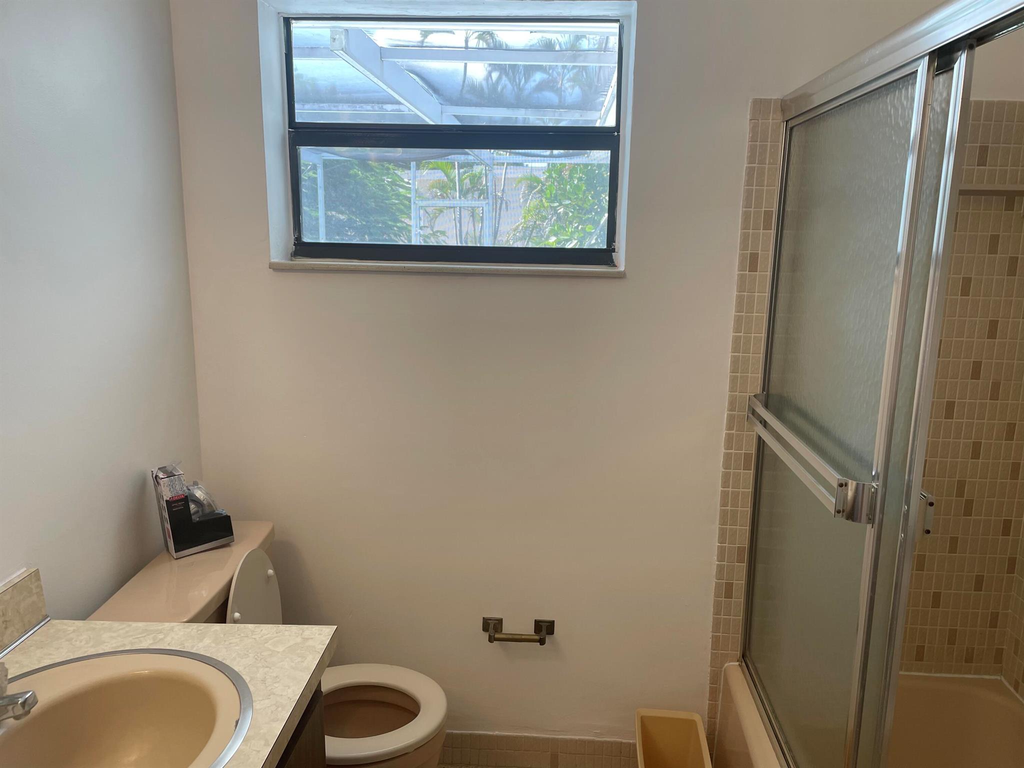 1406 Hillcrest Drive