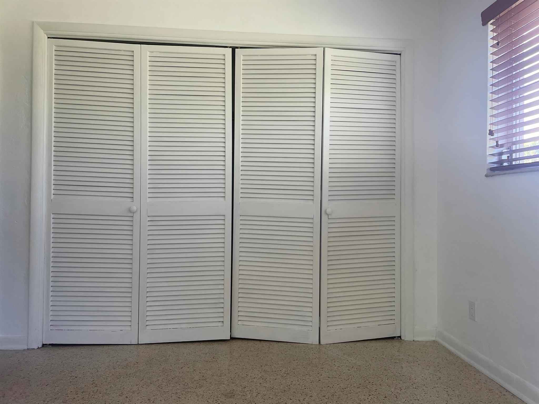 1406 Hillcrest Drive