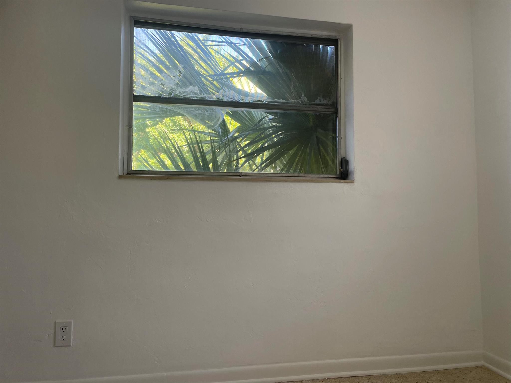 1406 Hillcrest Drive