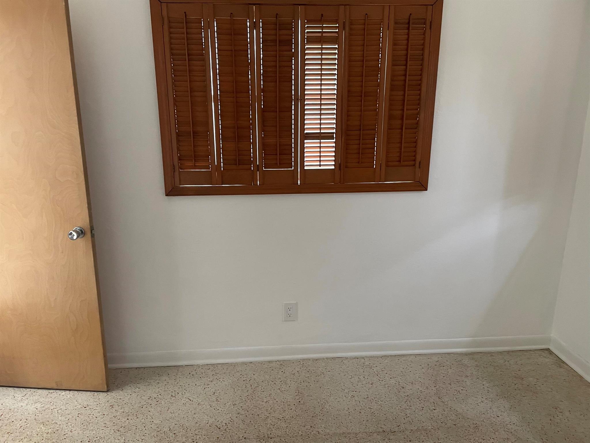 1406 Hillcrest Drive