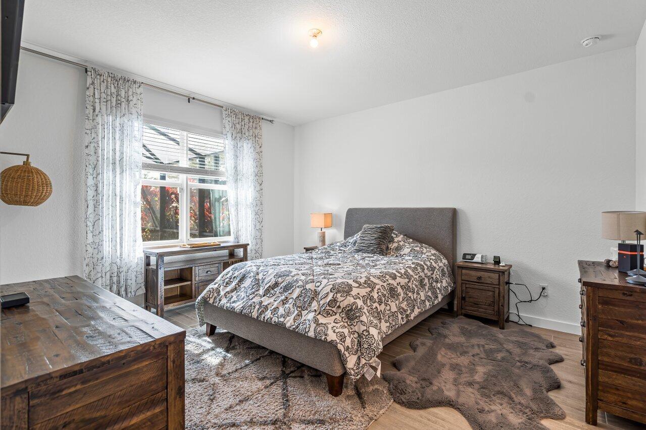 1694 NE White Pine Terrace