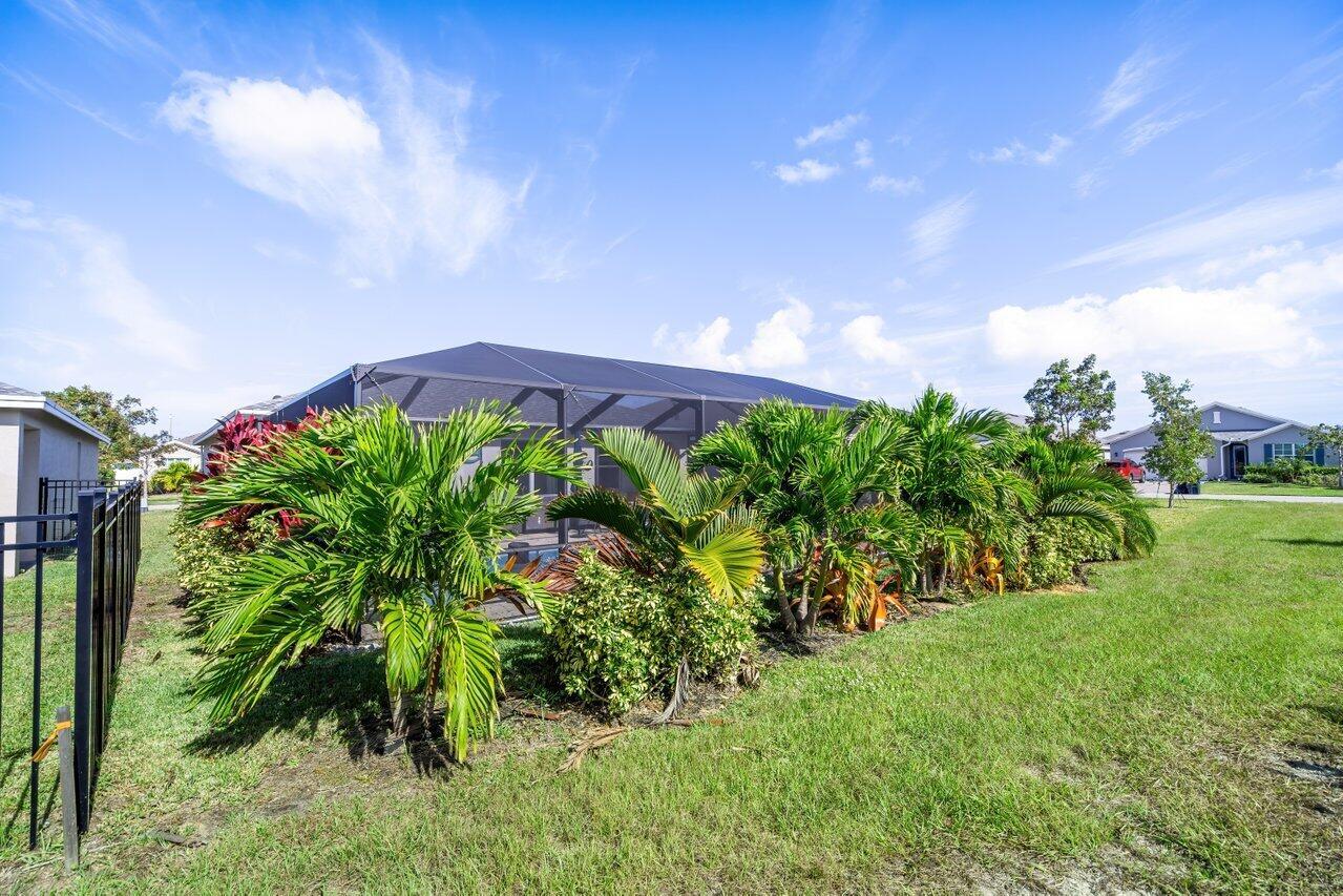 1694 NE White Pine Terrace