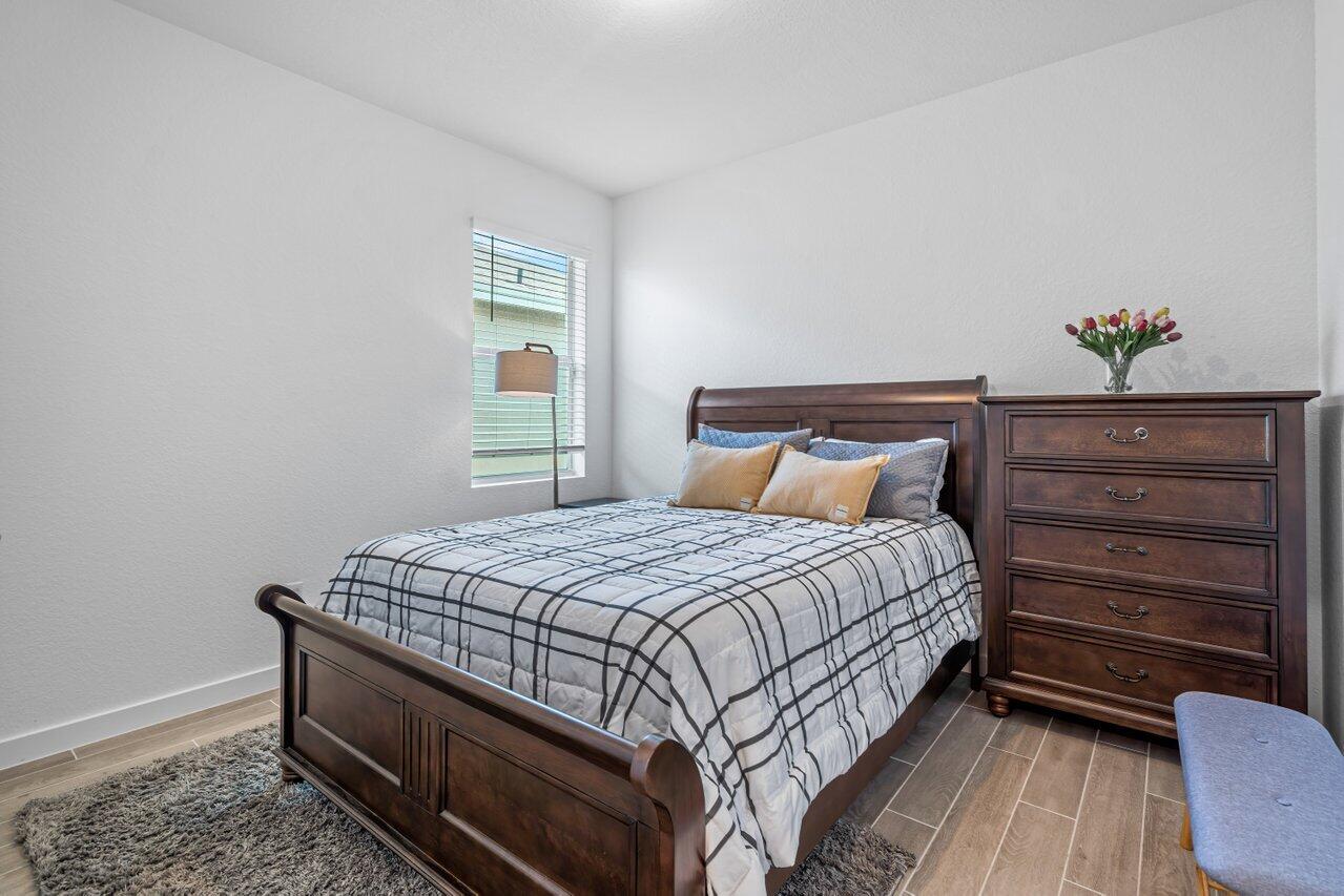 1694 NE White Pine Terrace