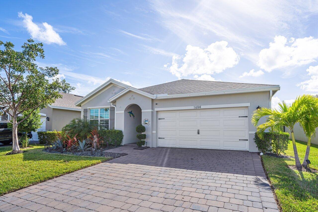 1694 NE White Pine Terrace