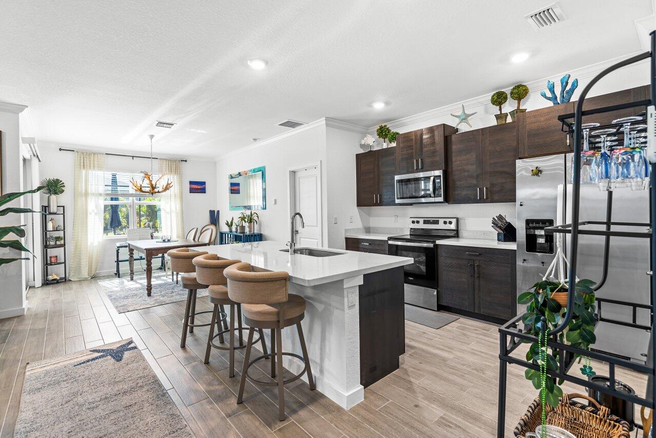 1694 NE White Pine Terrace