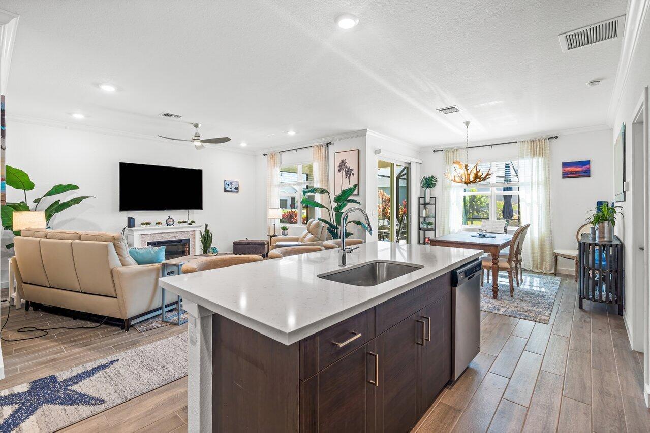 1694 NE White Pine Terrace