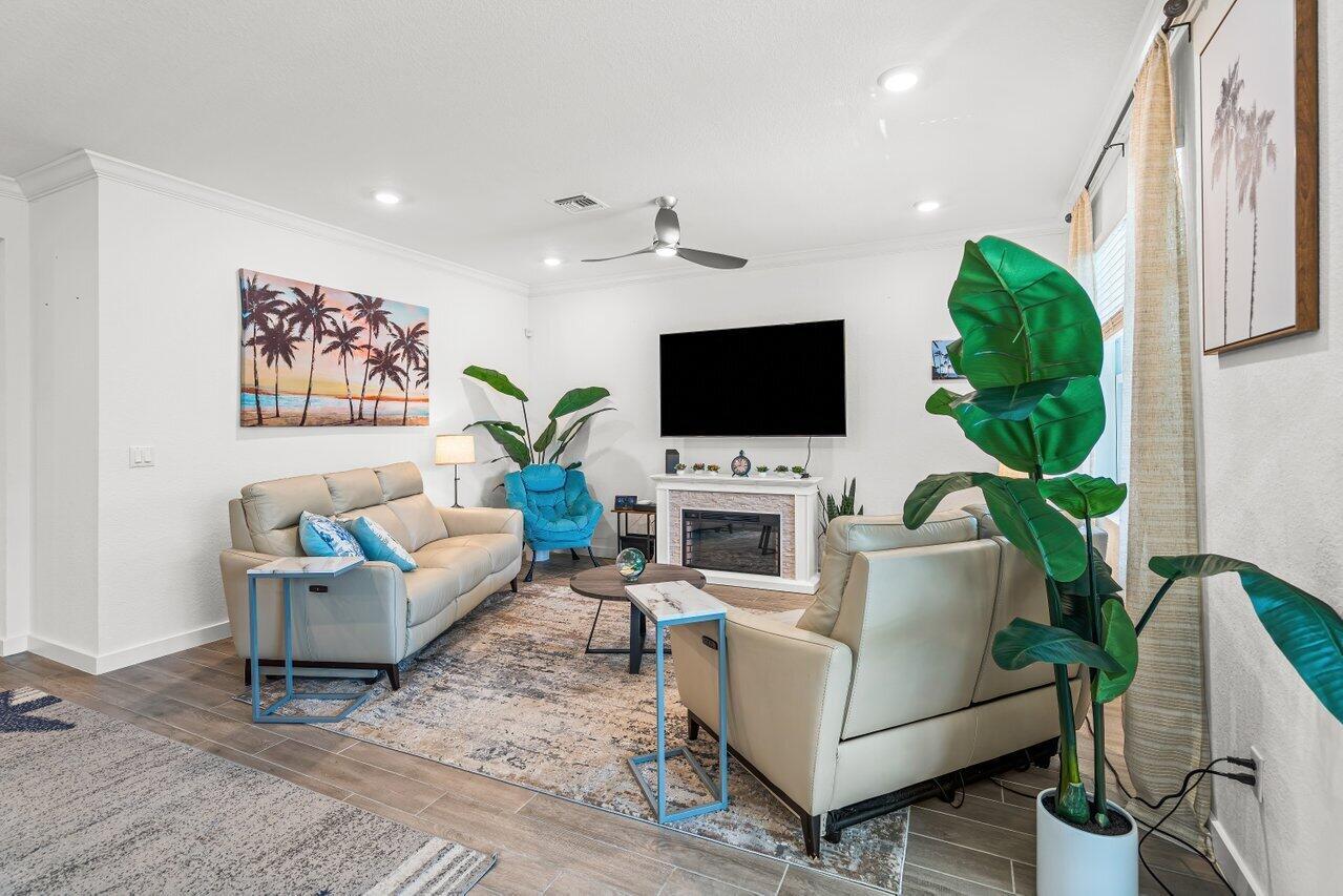 1694 NE White Pine Terrace