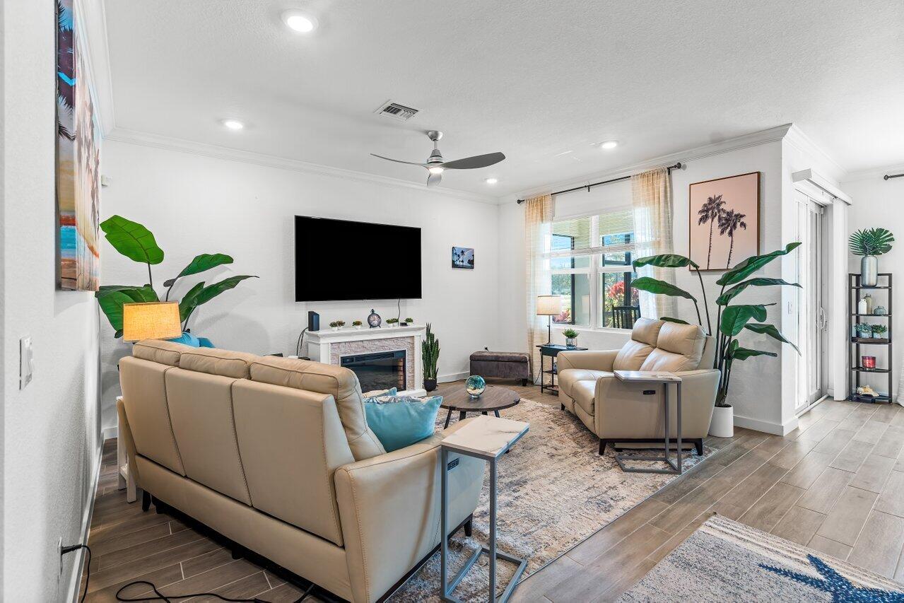 1694 NE White Pine Terrace