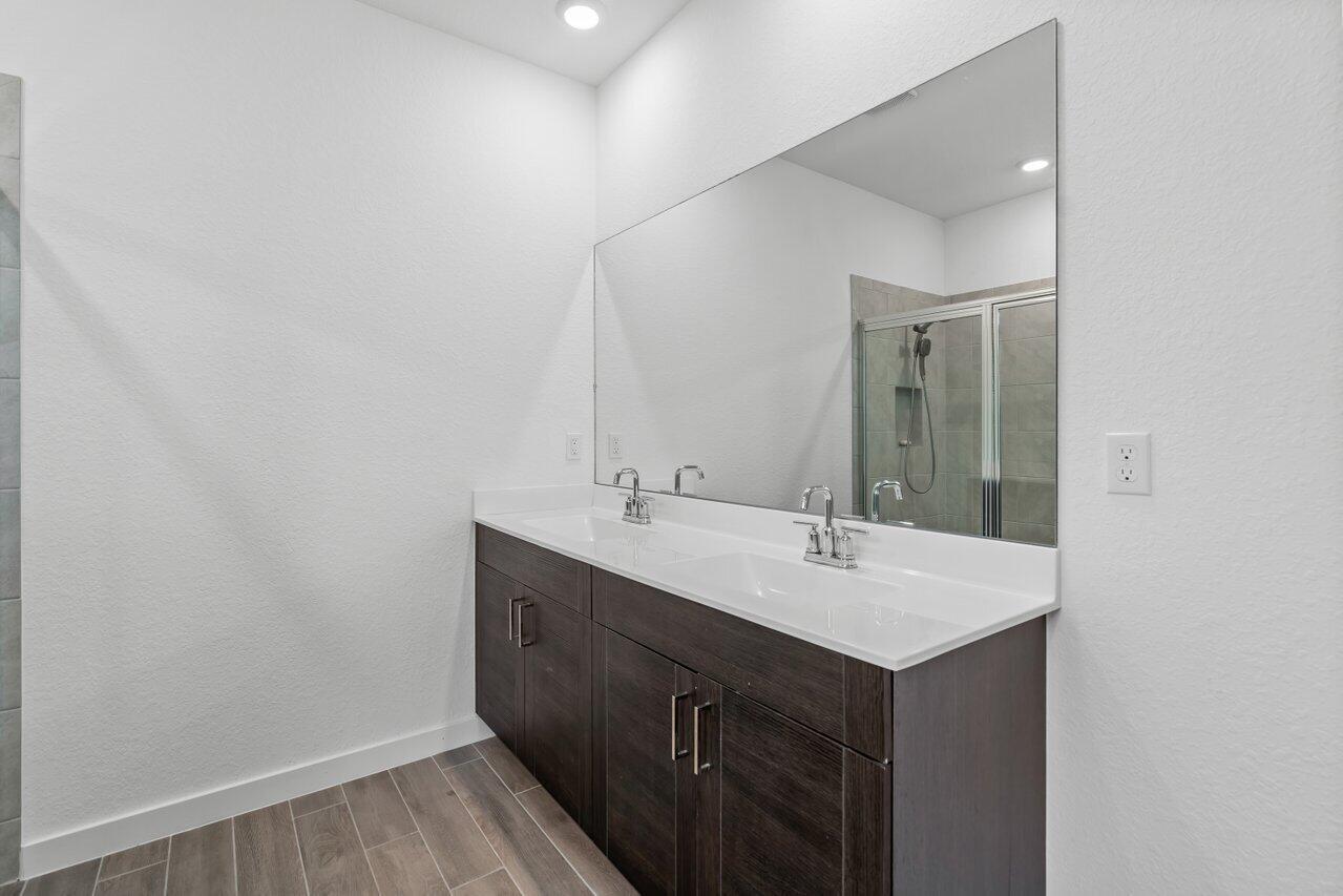 1694 NE White Pine Terrace