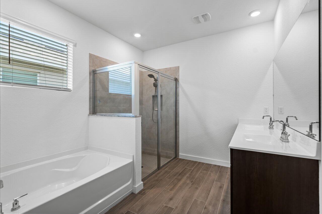 1694 NE White Pine Terrace