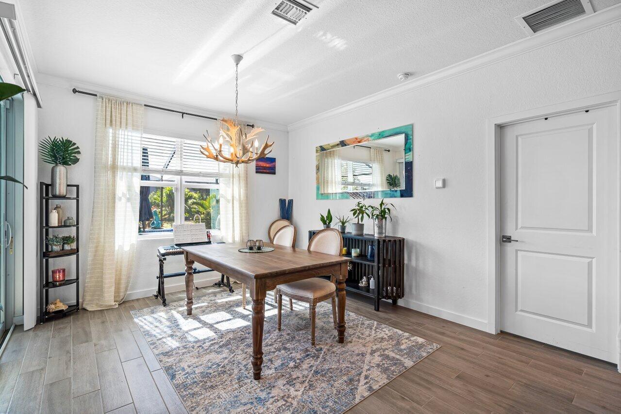 1694 NE White Pine Terrace