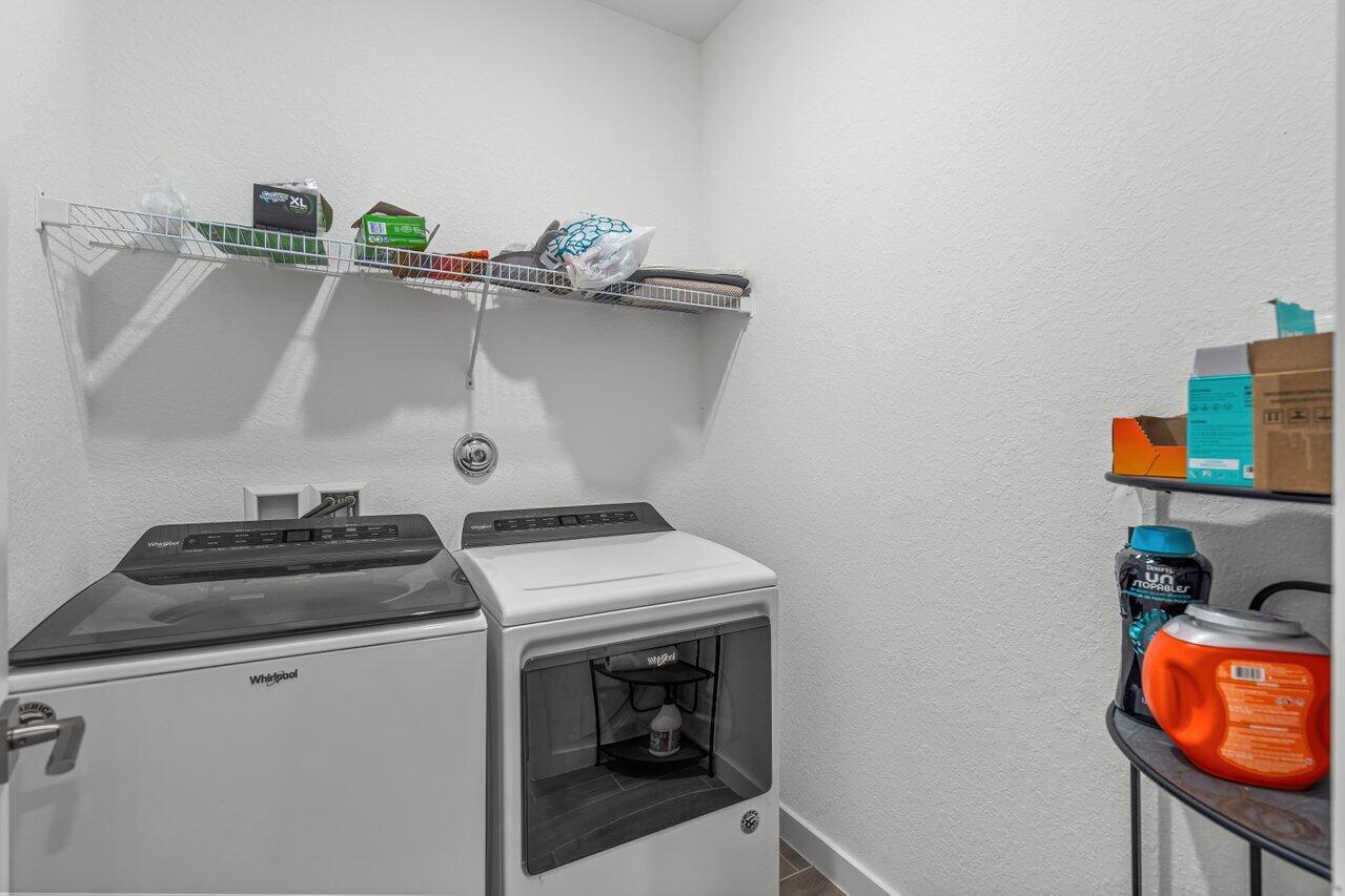 1694 NE White Pine Terrace