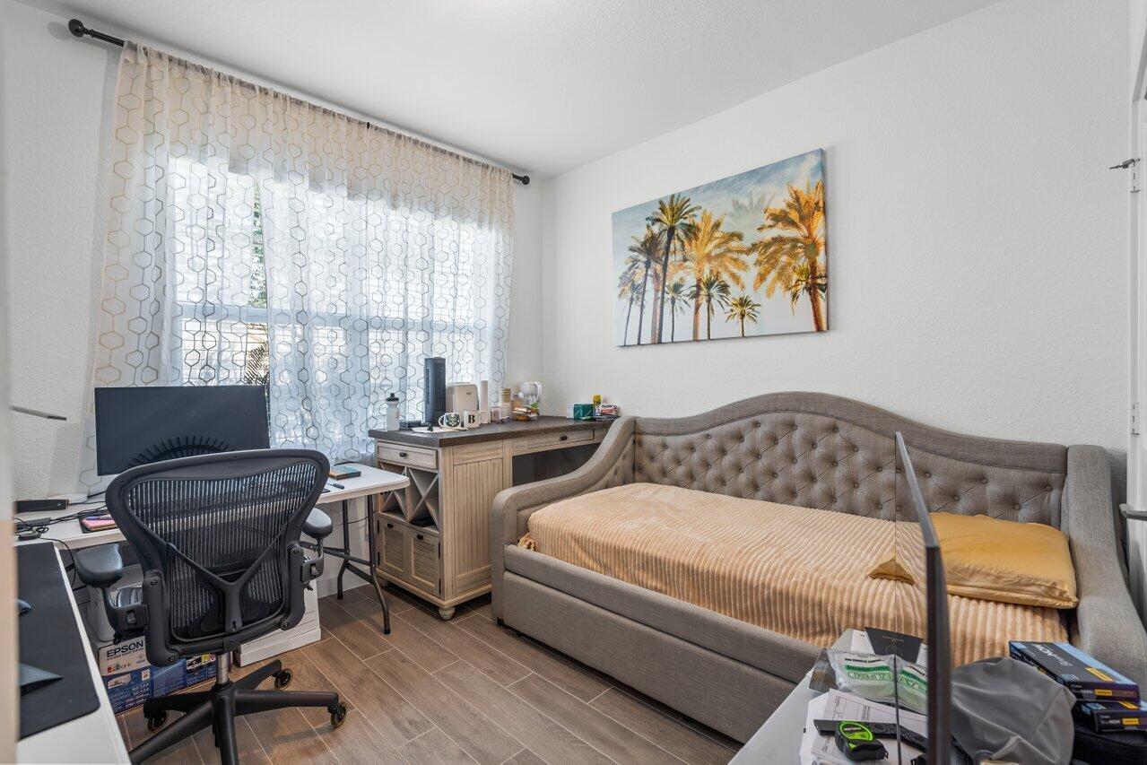 1694 NE White Pine Terrace