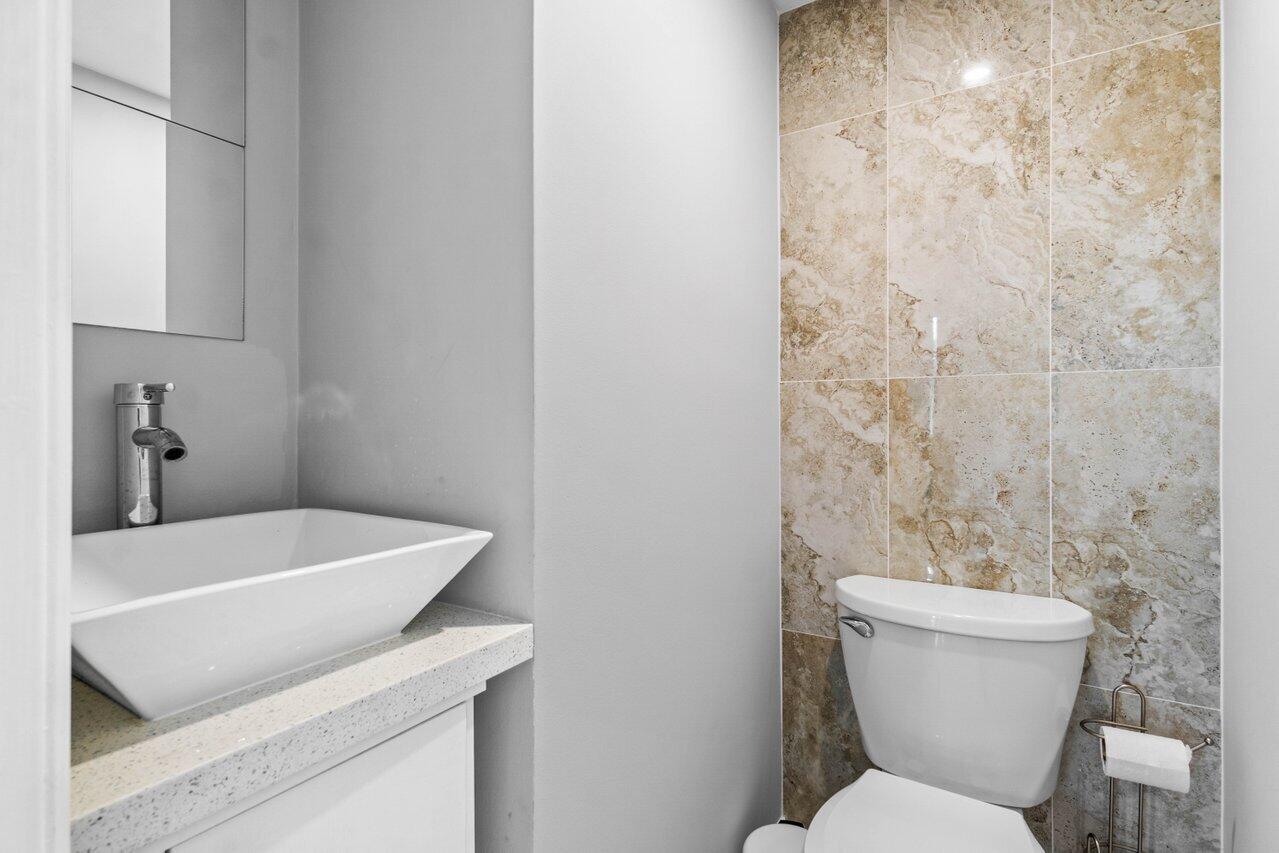 180 Yacht Club Way Unit: 102