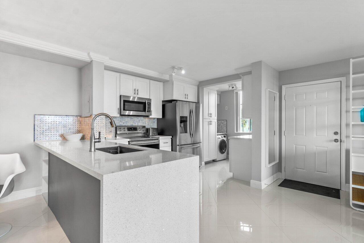 180 Yacht Club Way Unit: 102