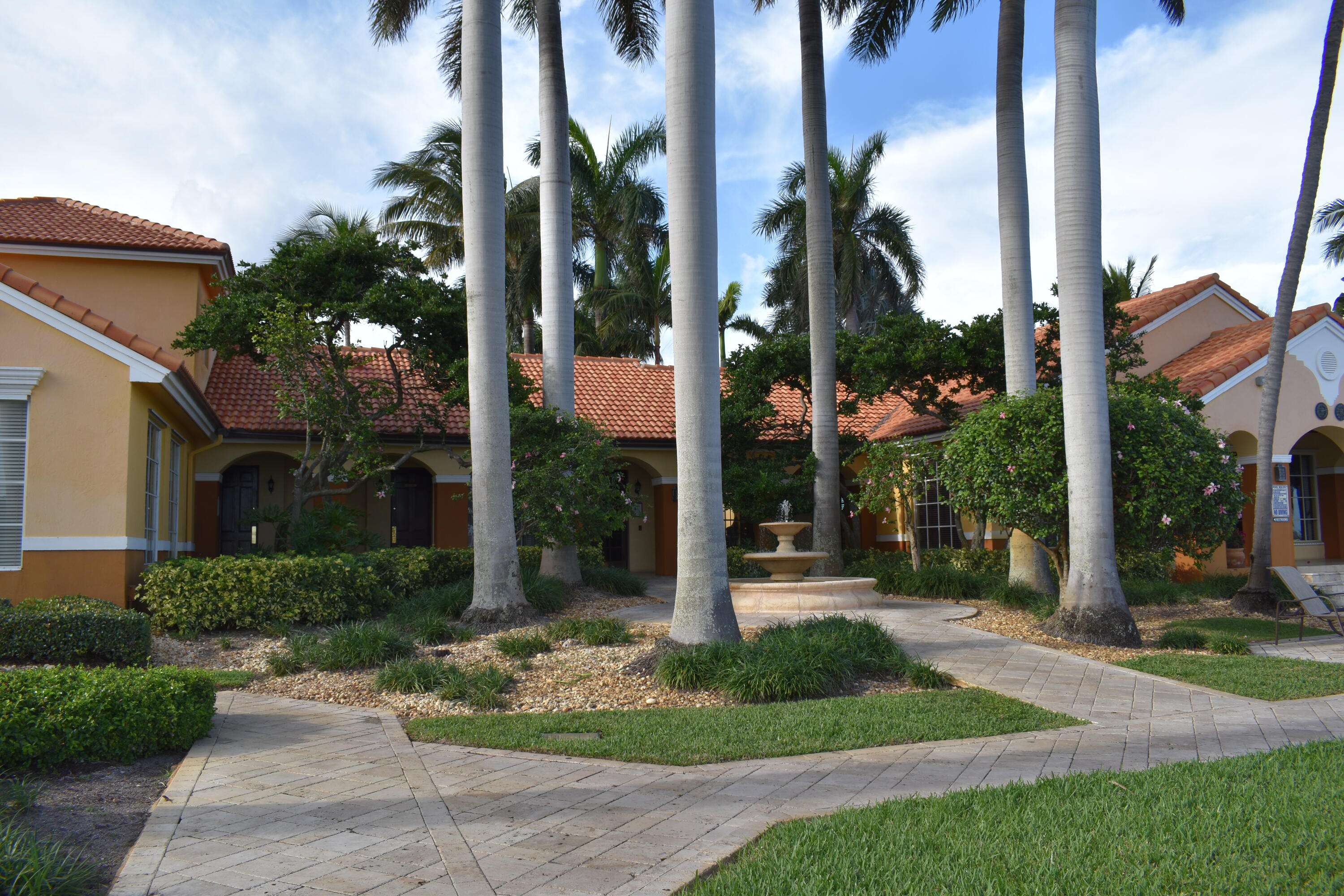 180 Yacht Club Way Way