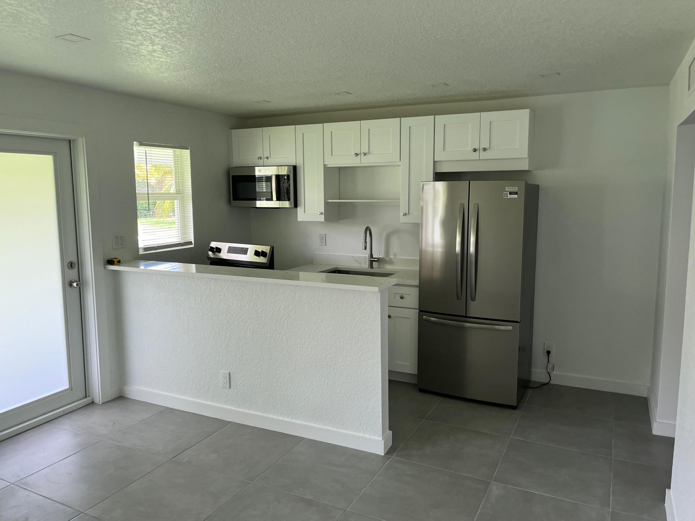 800 Atlanta Avenue 10