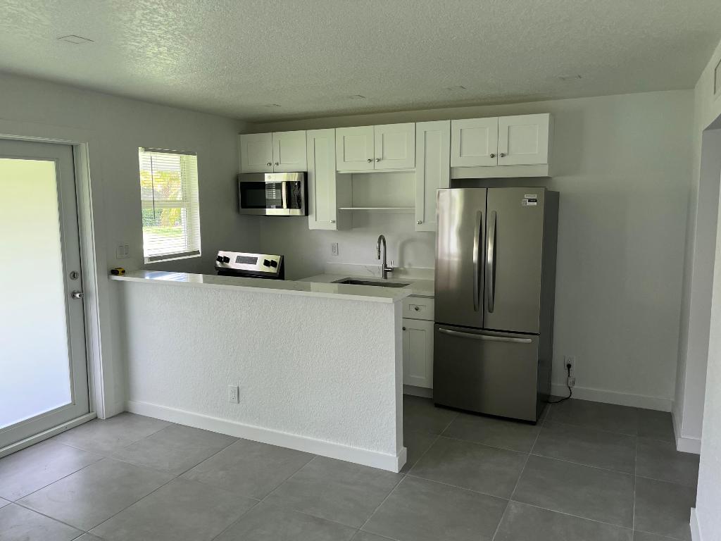 800 Atlanta Avenue 10