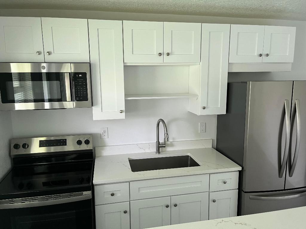 800 Atlanta Avenue 10