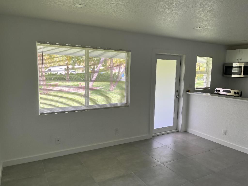 800 Atlanta Avenue 10