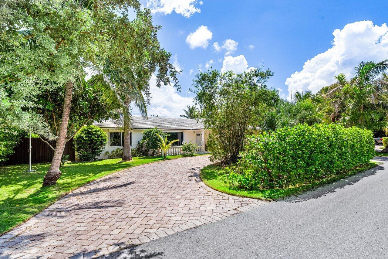 942 S Atlantic Drive