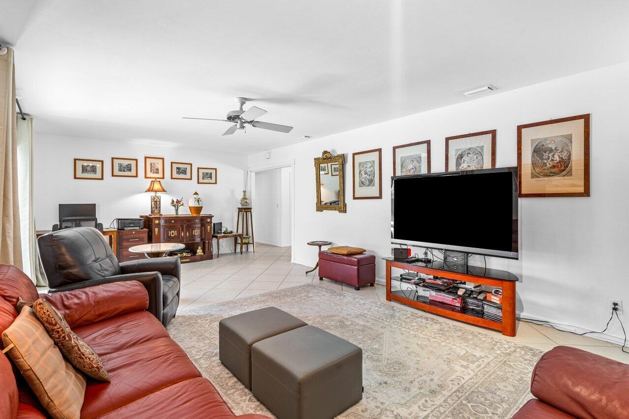 942 S Atlantic Drive